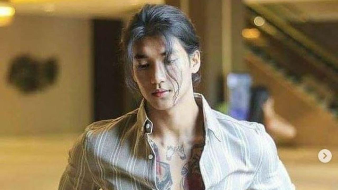 Mantan Biksu dan Model Ganteng Paing Takhon Ditangkap Tentara Myanmar