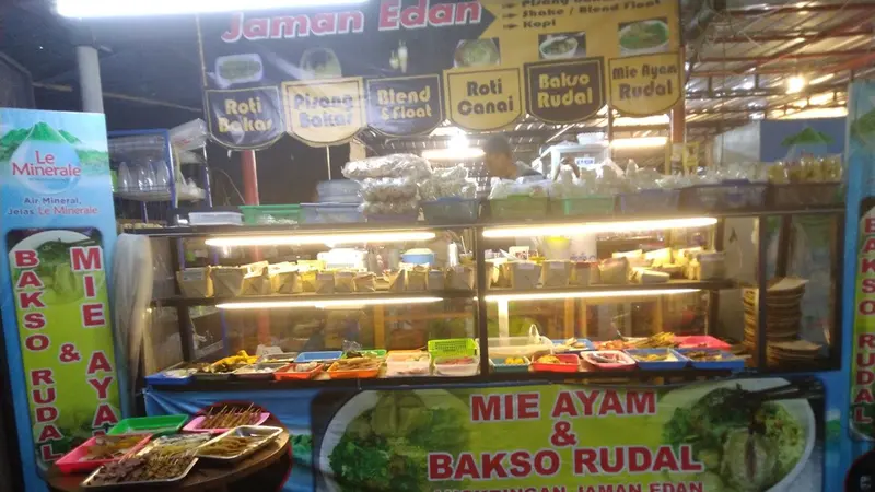 Angkringan Jaman Edan