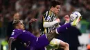 Fiorentina tampil menekan, terlebih setelah tertinggal 1-0 dari Juventus. (Marco BERTORELLO/AFP)