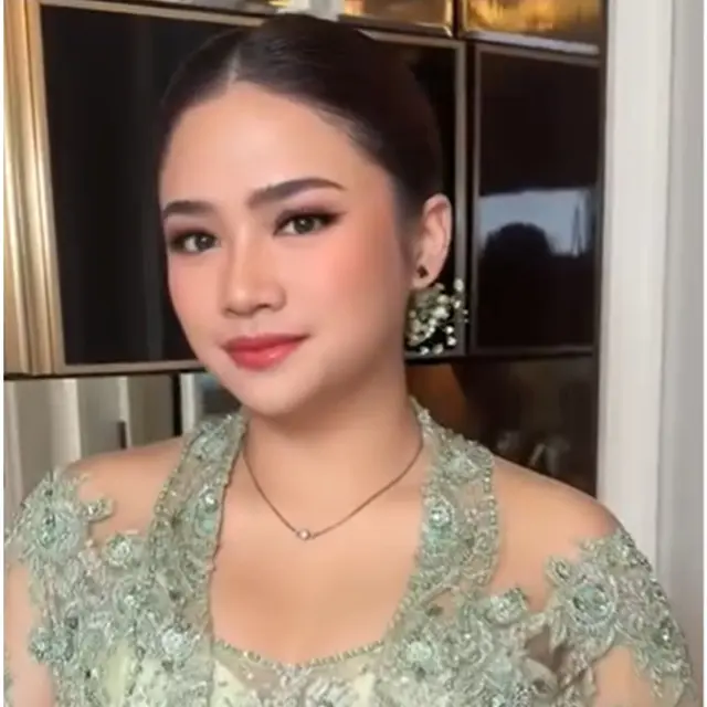 6 Detail Kebaya Tiara Savitri, Anggunnya Putri Mulan Jameela di Pernikahan Al Ghazali