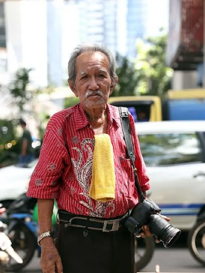 [Bintang] Tukang Foto 