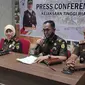 Kepala Kejati Riau (dua dari kiri) saat memberi keterangan pers terkait dugaan jaksa peras kepala sekolah di Indragiri Hulu. (Liputan6.com/M Syukur)