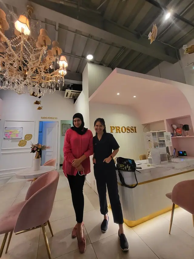 6 Potret Catherine Wilson Tampil Pakai Hijab Usai Pulang dari Umrah, Banjir Pujian
