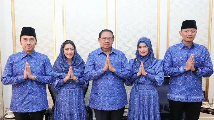Potret keluarga Annisa Pohan dan Aliya Rajasa (Sumber: Instagram/@annisayudhoyono)