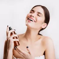 4 Manfaat Face Mist Untuk Kesehatan Kulit Wajah/copyright shutterstock/Look Studio