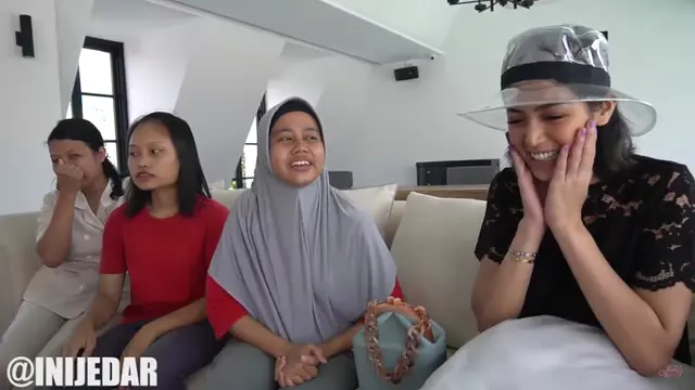 Potret keakraban seleb Tanah Air dan ART-nya