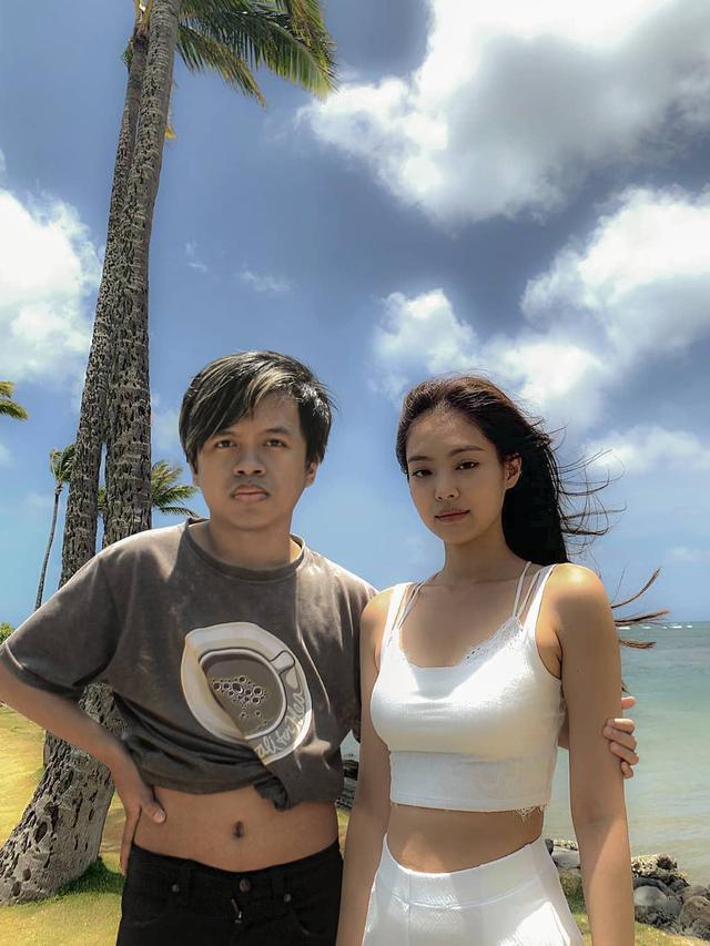 6 Editan Foto Pria Liburan Bersama Artis Cewek di Pantai Ini Bikin Ngakak