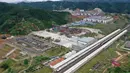 Sebuah stasiun kereta di Wilayah Otonom Etnis Dong Sanjiang di Kota Liuzhou, China, 4 Oktober 2020. Sejak jalur kereta cepat Guiyang-Guangzhou beroperasi pada 2014, Sanjiang telah melakukan segala upaya untuk meningkatkan perekonomian melalui pariwisata. (Xinhua/Gong Pukang)