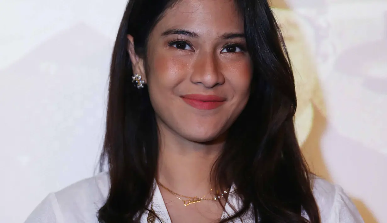 Tanggung jawab besar dirasakan oleh Pemeran Utama Wanita Terbaik Festival Film Indonesia 2004 (AADC). Terlebih, yang diperankan adalah sosok perempuan yang memperjuangkan hak-hak perempuan terhadap lelaki.(Nurwahyunan/Bintang.com)