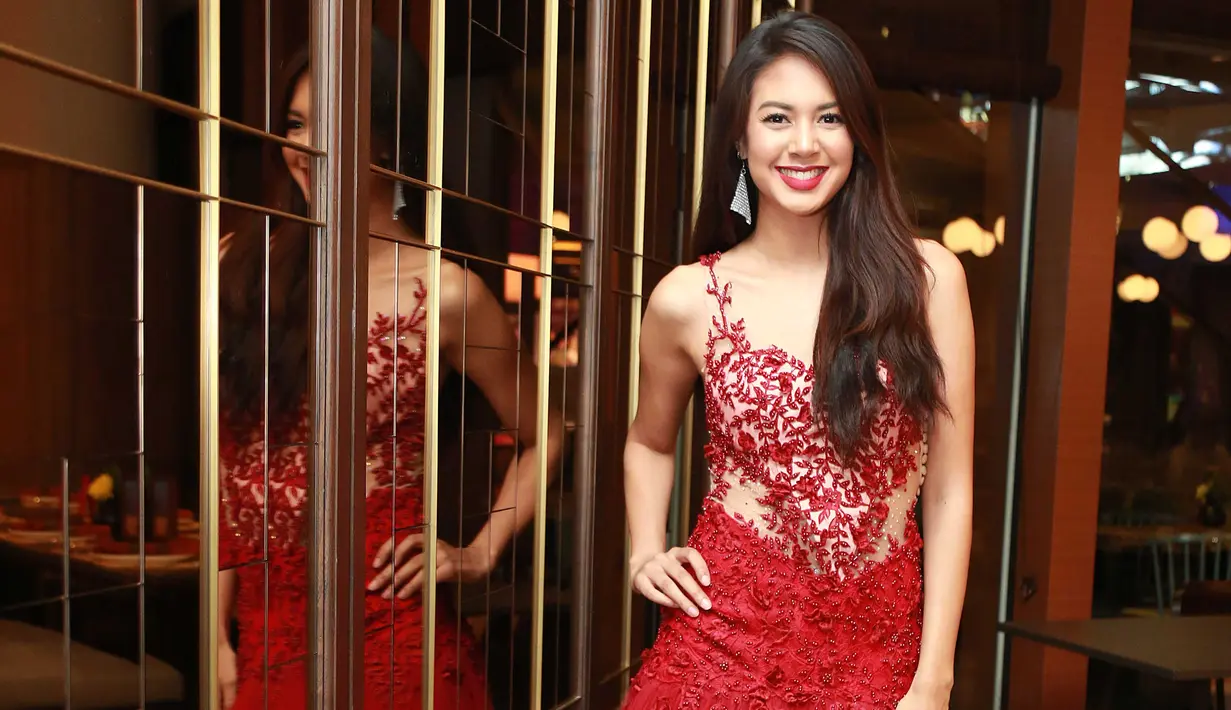 Saat sang kekasih sedang menjalani proses rehabilitasi, pemeran 24 tahun itu disibukkan dengan promo film berjudul Jomblo terbaru karya Hanung Bramantyo. Seperti beberapa waktu lalu di kota Depok. (Nurwahyunan/Bintang.com)