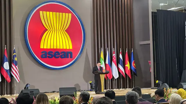 Sekretaris Jenderal ASEAN Kao Kim Hourn dalam acara Peringatan 30 Tahun Keanggotaan Vietnam di ASEAN di Jakarta, Senin (10/3/2025). (Liputan6.com/Benedikta Miranti)