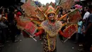 Pawai busana kontemporer memeriahkan arak-arakan dalam rangka Pesta Rakyat dan perayaan Cap Go Meh di Bogor, Jawa Barat, Kamis (5/3/2015). Perayaan Cap Go Meh di Kota Bogor berlangsung meriah. (Liputan6.com/Helmi Fithriansyah)