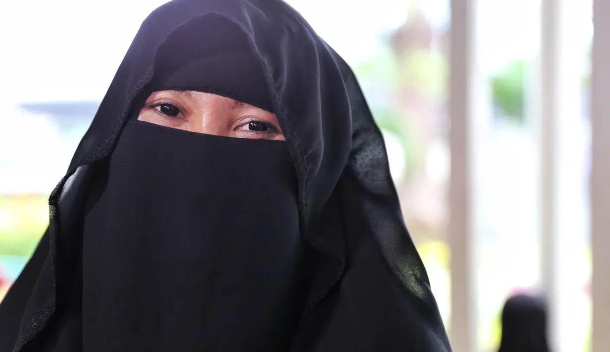 Setelah itu, Caisar sudah tidak lagi pulang ke rumah. Hal itu membuat anak dari pernikahannya dengan Indadari sering menanyakan. Begitu juga anak Indadari dari pernikahannya dengan Lucky Hakim. (Adrian Putra/Bintang.com)