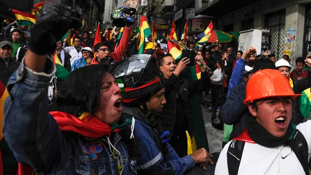 Rayakan Pengunduran Diri Presiden Bolivia