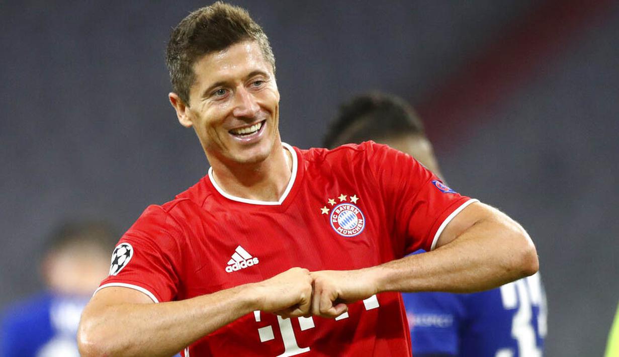 Robert Lewandowski - Bomber The Bavarians sejauh ini telah menyumbang 15 gol sekaligus menyandang top skor sementara di Liga Champions musim ini. Ketajamanya sangat diperlukan bagi Bayern untuk membungkam PSG di laga final nanti. (AP/Matthias Schrader)