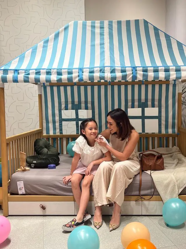 Gempita mencoba Furniture Terbaru khusus untuk Bayi dan Anak-Anak. [@gisel_la]