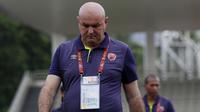 Pelatih PSM Makassar, Bojan Hodak, saat melawan Kaya FC-Iloilo pada laga penyisihan Grup H Piala AFC di Stadion Madya, Jakarta, Selasa (10/3/2020). Kedua tim bermain imbang 1-1. (Bola.com/M Iqbal Ichsan)
