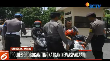 Hindari aksi terorisme seperti di Mapolres Dharmasraya, Polres Grobogan, Jawa Tengah meningkatkan pengamanan dengan memperketat pemeriksaan.