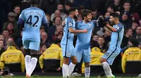 Para pemain Manchester City merayakan gol Gael Clichy pada lanjutan Premier League di Etihad Stadium, (2/1/2017).  (Reuters/Anthony Devlin)