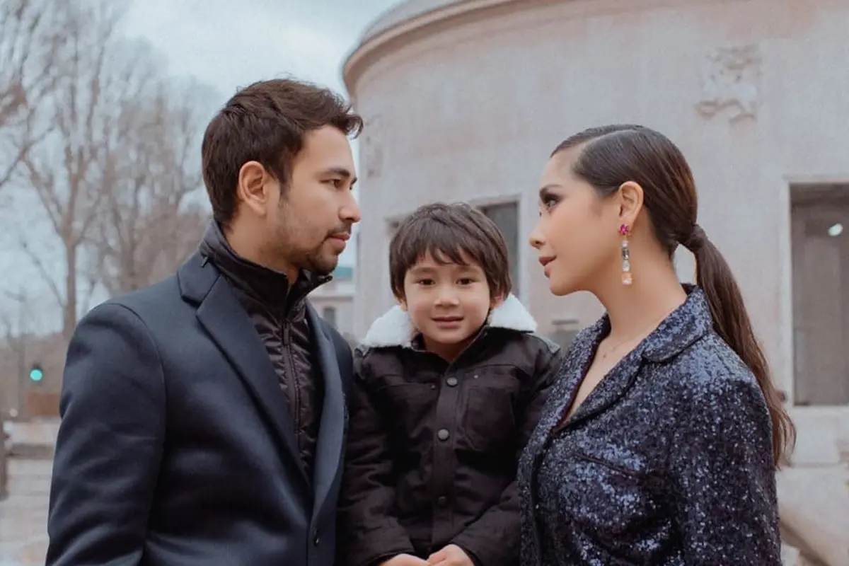 Raffi Ahmad, Nagita Slavina, Rafathar. (Foto: Rio Motret dari Instagram @raffinagita1717)