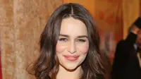 Syarat umum di antara ikon kecantikan dan simbol seks yaitu memiliki wajah simetris, dan tentunya Emilia Clarke memiliki hal tersebut. (AFP/Bintang.com)