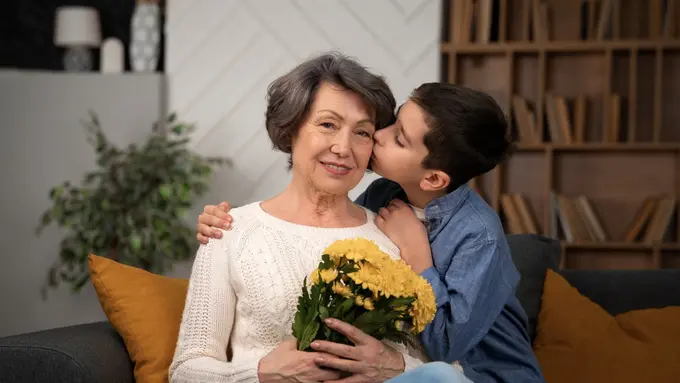 Hari Ibu menjadi momen spesial untuk menunjukkan rasa hormat kepada ibu dengan cara memberikan bunga.