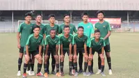 Timnas Indonesia U-15 menelan kekalahan 0-3 dari Tira Persikabo U-16 dalam laga uji coba yang berlangsung di Stadion Padjadjaran, Bogor. (dok. Alvino Hanafi)