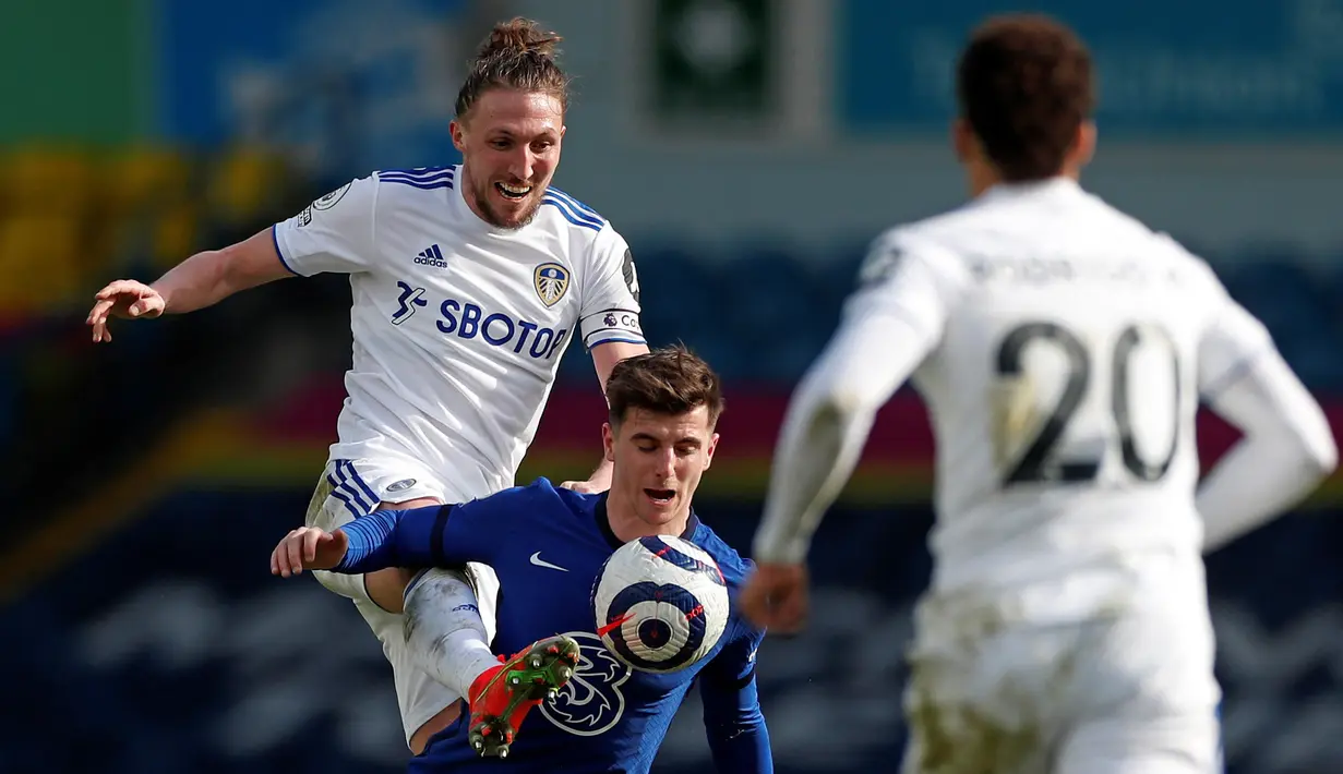 Hingga habis waktu normal, juga tiga menit stoppage time, tetap tak ada gol yang tercipta. Leeds dan Chelsea harus puas berbagi satu angka. (Foto: AFP/Pool/Lee Smith)