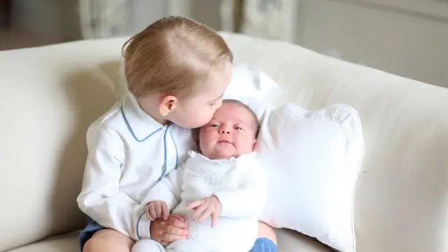 [Bintang] Pangeran George dan Putri Charlotte