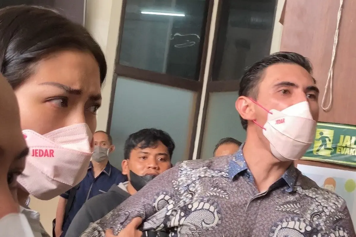 Jessica Iskandar dan Vincent Verhaag di Pengadilan Negeri Jakarta Selatan