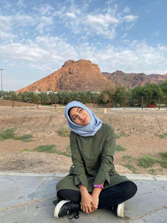 Dipuji Makin Cantik, Ini 6 Potret Naomi Zaskia dengan Hijab Saat Umroh