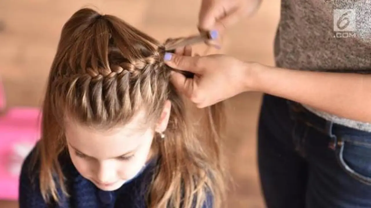 Ingin Memiliki Gaya Rambut Fishtail? Simak Cara Mudah Berikut Ini