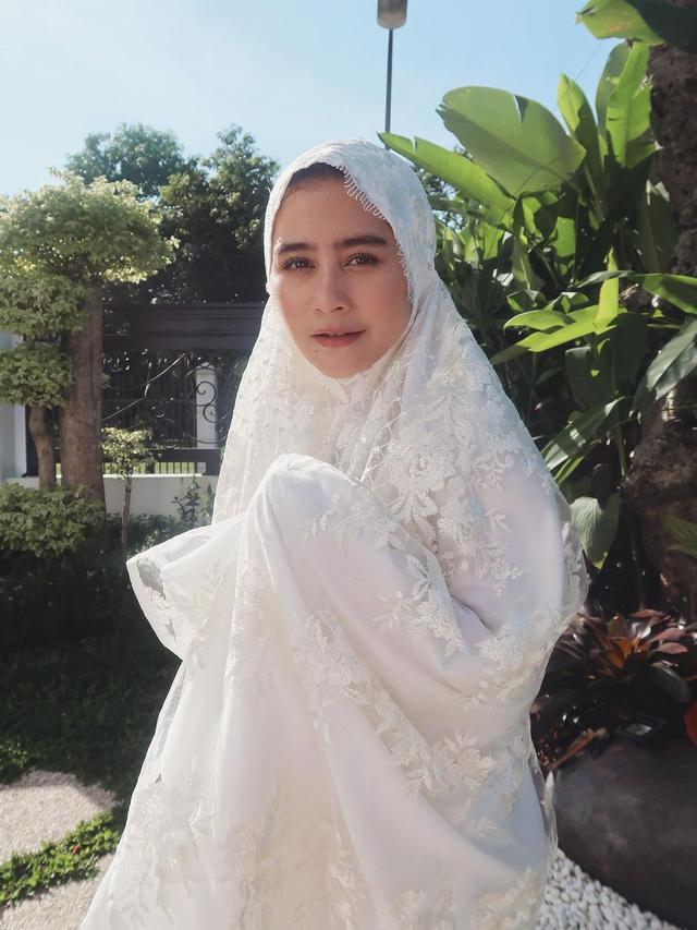 7 Pesona Prilly Latuconsina saat Tampil Berhijab, Curi Perhatian