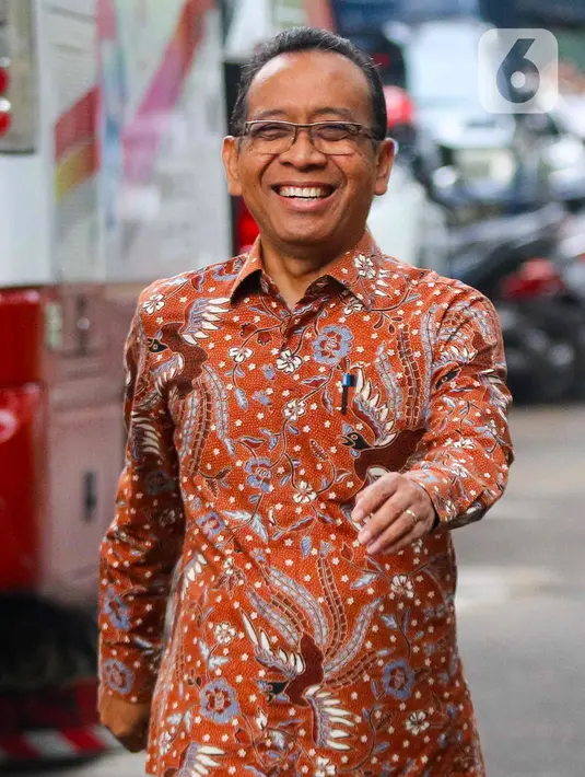 Pratikno.Ia adalah akademisi dan politisi Indonesia yang menjabat Menteri Sekretaris Negara sejak 27 Oktober 2014 hingga 20 Oktober 2019 dan 23 Oktober 2019 hingga 2024. Sebelumnya ia merupakan Rektor Universitas Gadjah Mada. (Liputan6.com/Herman Zakharia)