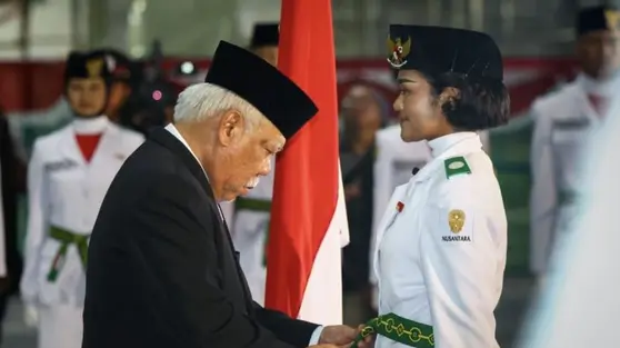75 Paskibra IKN Dikukuhkan, Ini Sosok Pembawa Baki Bendera HUT RI