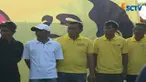 Dalam acara ini relawan Gojo juga menyerahkan sumbangan buku, alat tangkap ikan, dan uang pembinaan pencak silat kerah putih.