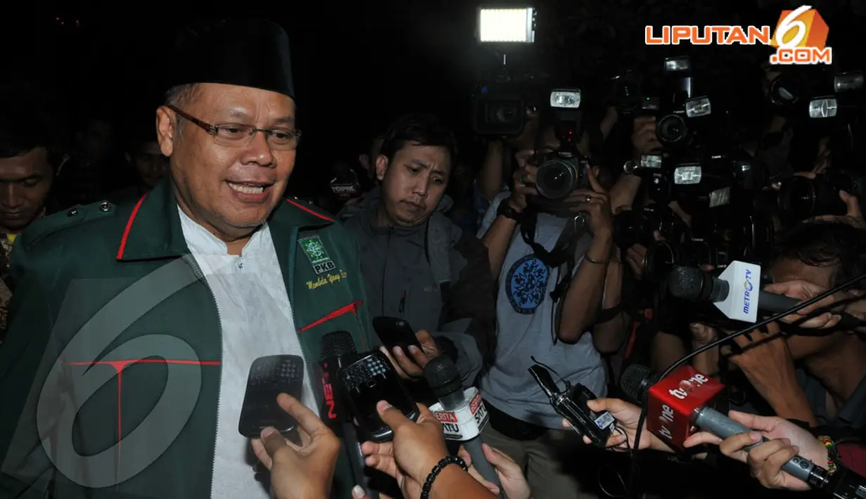 Bachrudin Nasori, Bendahara Umum PKB menjawab beberapa pertanyaan wartawaan saat rapat tokoh politik dan Ormas Islam di Jalan Cikini Raya nomor 24, Jakarta, Kamis (17/4/2014)(Liputan6.com/Johan Tallo)