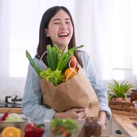 Menu Hari Ini: Tumis Sosis, Ceker Saus Pedas dan Buntil 