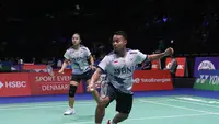 Ganda campuran Indonesia, Rehan Naufal Kusharjanto/Lisa Ayu Kusumawati, tampil pada babak 32 Besar Kejuaraan Dunia Bulutangkis 2023 di Royal Arena, Kopenhagen, Denmark, Rabu (23/8/2023). (Bola.com/PBSI)