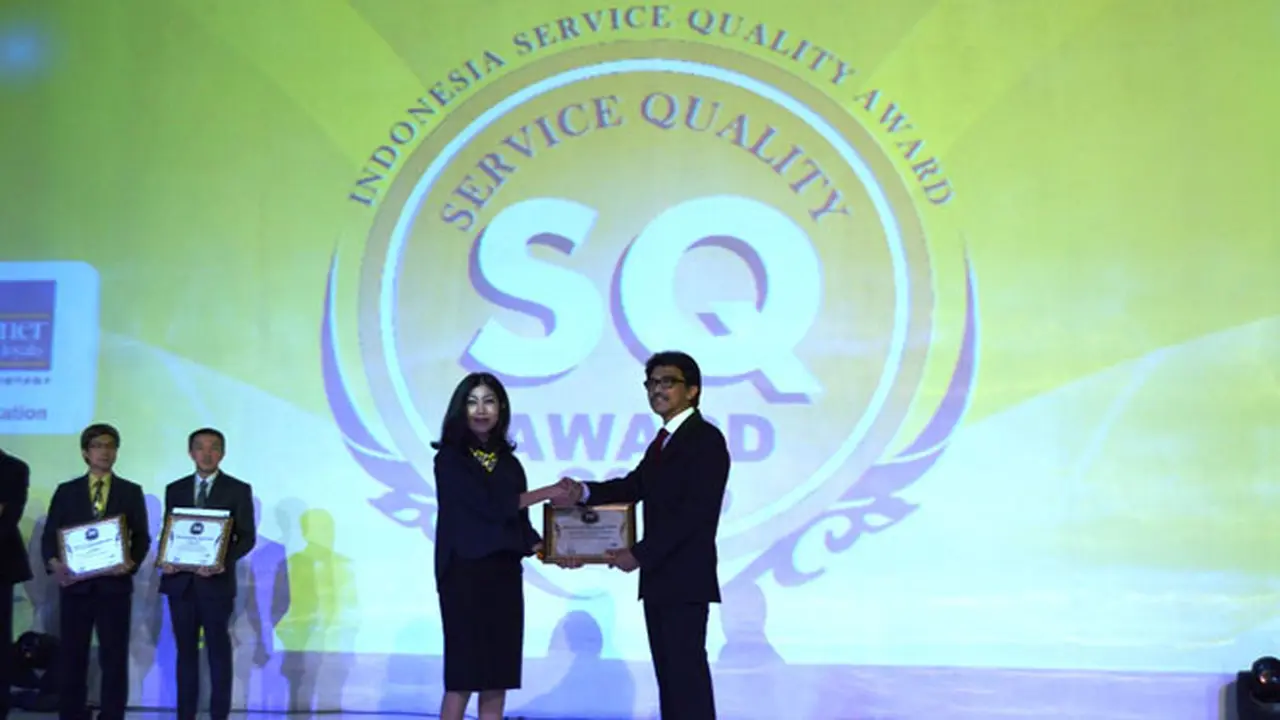 Asuransi Astra Kembali Raih Service Quality Award 2015