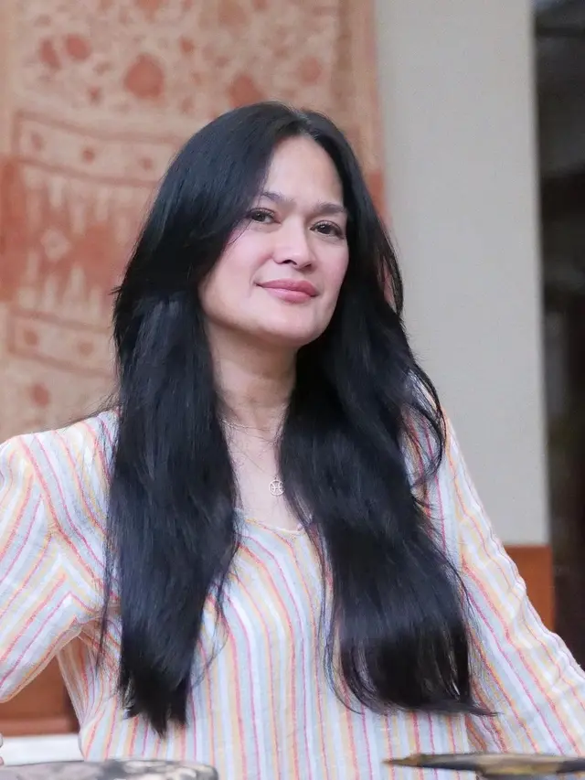 Donna Harun punya rambut sehat (Instagram/donnaharunofficial)