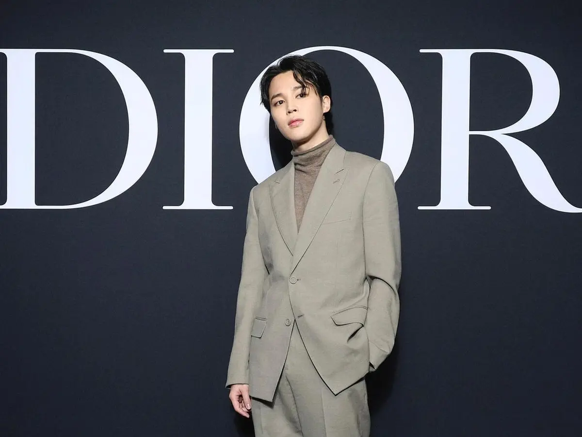BTS of Jimin Getting Ready for Dior FW23 Show