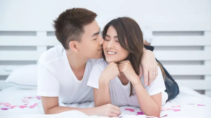 pasangan romantis