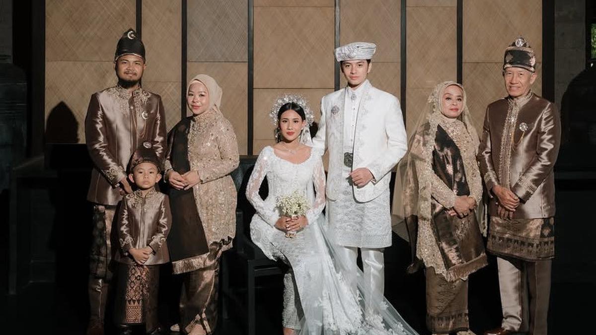 Intip Penampilan Kakak Perempuan Angga Yunanda saat Pernikahannya, Dibalut Kebaya Coklat hingga Dress Merah