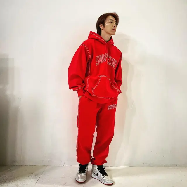 8 Potret Donghae Super Junior, Model Video Klip Terbaru Rossa yang Curi Perhatian