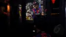 Salah satu anggota IndoBarca (komunitas suporter klub sepak bola, Barcelona) saat acara nonton bareng laga "Blaurgrana" kontra Malaga di Pasar Festival, Jakarta, (21/2/2015). (Liputan6.com/Helmi Fithriansyah)