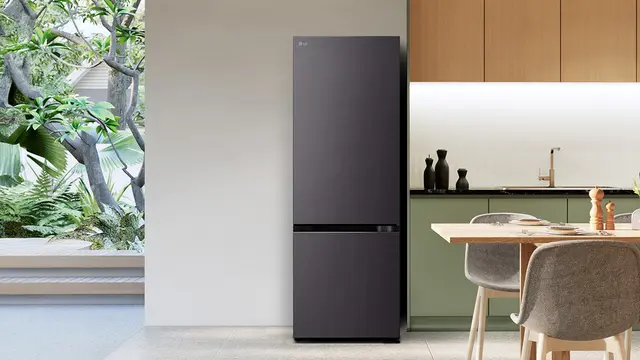 LG Kulkas InstaView Multi-Door.
