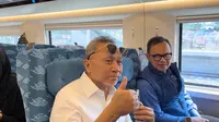 Menteri Perdagangan (Mendag) Zulkifli Hasan melaksanakan kunjungan kerja ke Kota Bandung, Jawa Barat (Jabar) dengan menggunakan Kereta Cepat Jakarta Bandung (Whoosh),Rabu (27/9/2023). (Dok Tim Media Zulkifli Hasan)