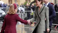 Kate Middleton Lolos dari Insiden Topi Terbang Saat Kunjungi Uskup Agung Wanita Pertama Inggris