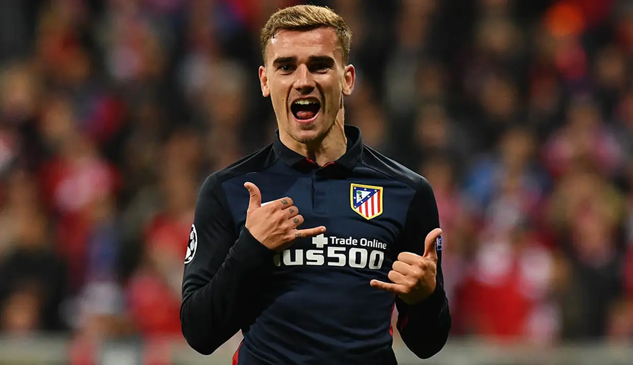 4. Antoine Griezmann, tak hanya Higuain, menurut Daily Mail, Chelsea juga siap memboyong pemain Atletico Madrid ini ke Stamford Bridge. Dengan harga mencapai 79 juta poundsterling, The Blues siap menebus pria Prancis itu. (AFP/Lukas Brath) 